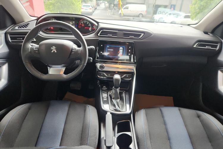 Used Peugeot 308 2019 1.6L Automatic Luxury Version China V Standard Center Console