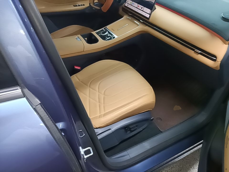 Geely Galaxy Xingjian 7 EM-i 2025 120km Navigator Edition — снимка 19