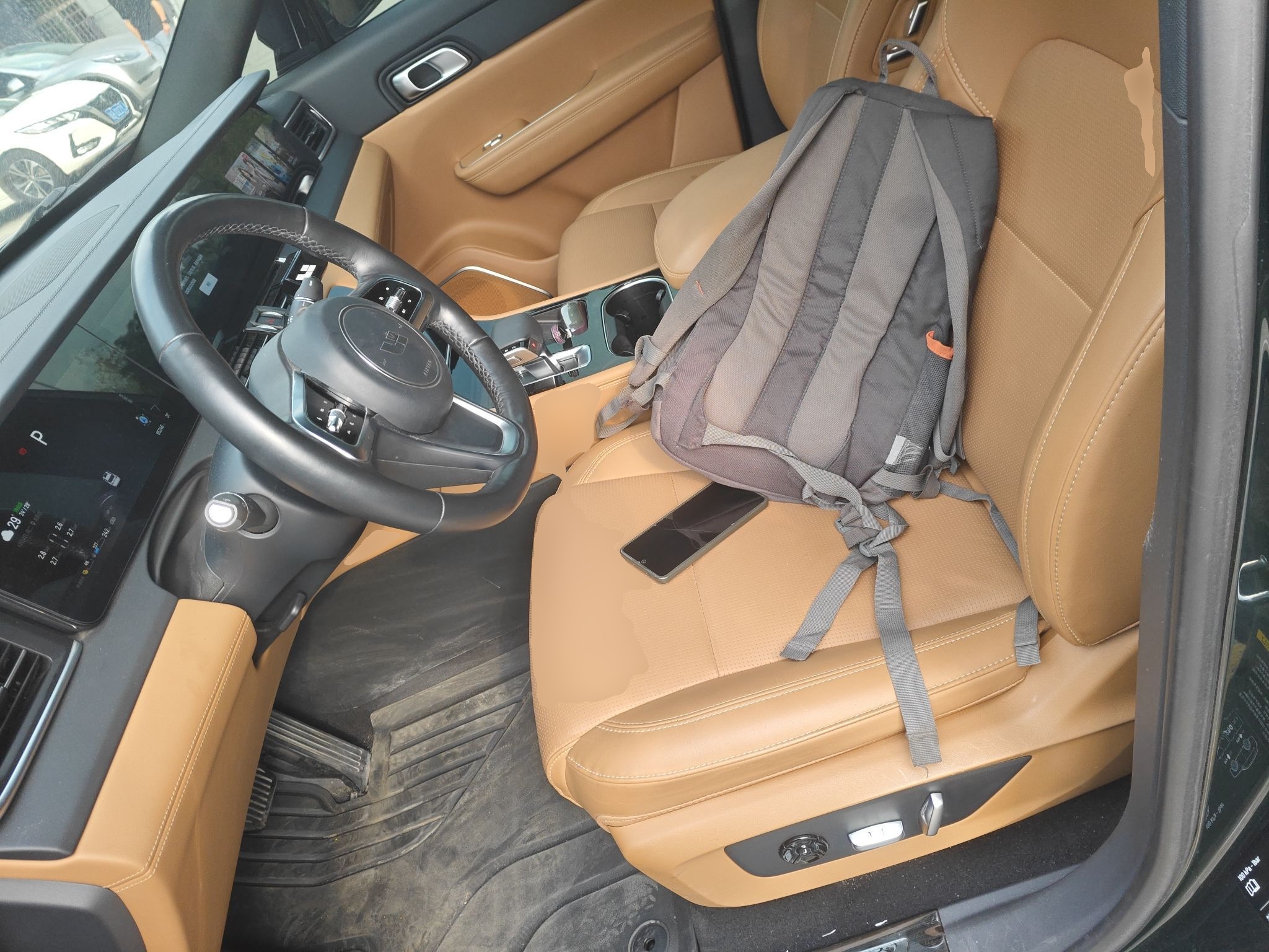 Переднее сиденье в автомобиле