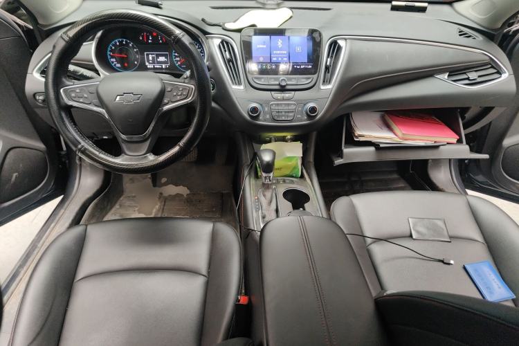 Used Chevrolet Malibu XL 2021 Redline 550T Automatic Sharp Edition Center Console