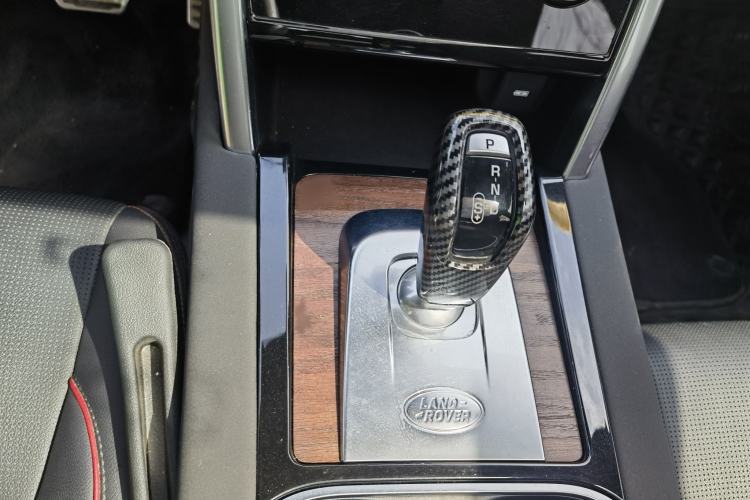 Used Land Rover Discovery Sport 2020 249 PS R-Dynamic Performance Edition Gear Lever
