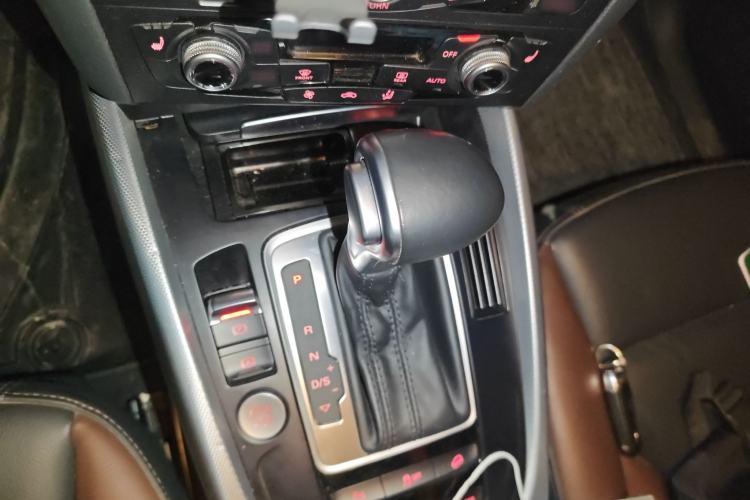 Used Audi Q5 2017 Plus 40 TFSI Technology Model