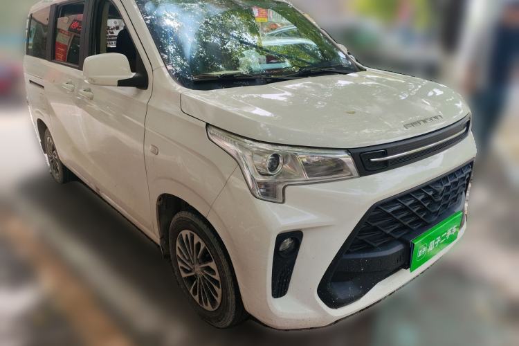 Used Dongfeng Fengon 380 2022 1.5L Comfort-Class Passenger Vehicle (Steel Spring) with 5 Seats Front Right 45 Deg