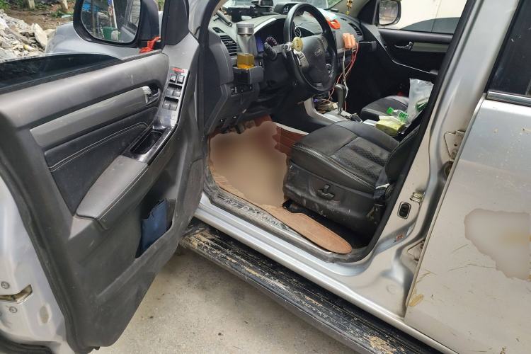 Used Isuzu mu-X 2017 3.0T Four-Wheel Drive Automatic Luxury 7-Seater China V Emission Standard
