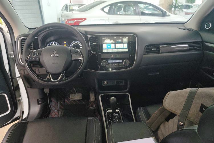 Used Mitsubishi Outlander 2020 2.0L Two-Wheel Drive Enjoyment Version 5 Seats