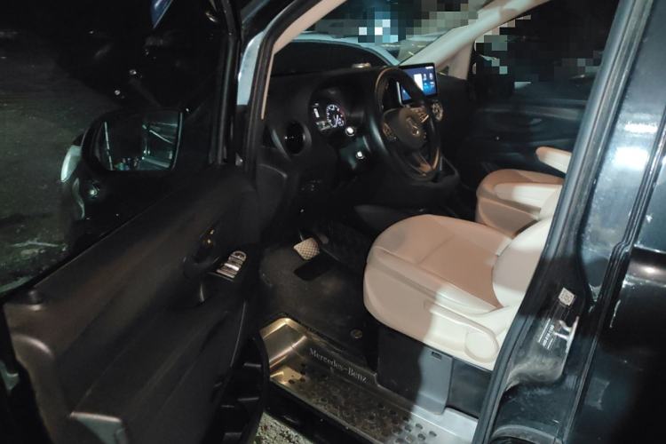 Used Mercedes-Benz Vito 2023 2.0T Elite Version 9 Seats