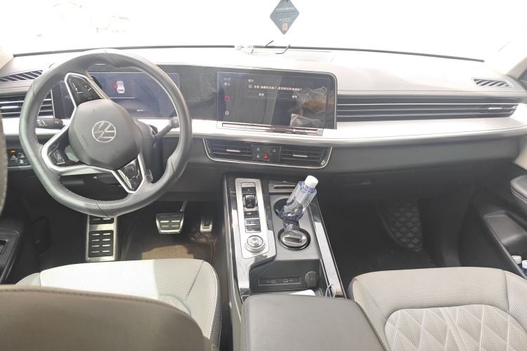 Used Volkswagen Tavendor 2023 380TSI Four-Wheel Drive R-Line Cruise Edition
