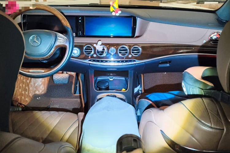 Used Mercedes-Benz Maybach S-Class 2016 S 400 4MATIC Center Console