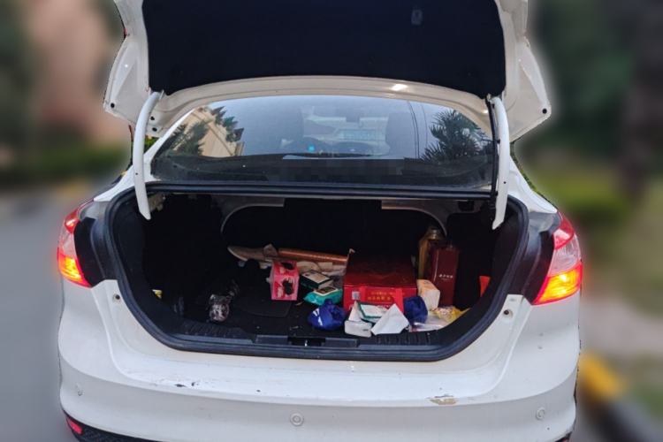 Used Ford Focus 2012 Sedan 1.6L Automatic Fashion Edition