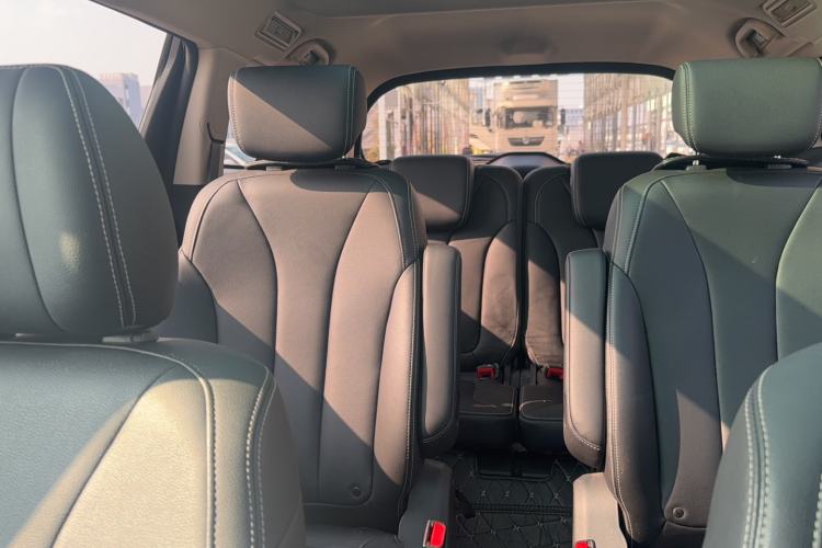 Used BYD Song MAX 2018 1.5T Automatic Smart Connect Elite Model with 6 Seats
