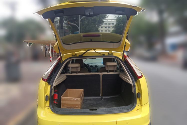 Used Ford Focus 2011 Hatchback 1.8L Automatic Fashion Edition