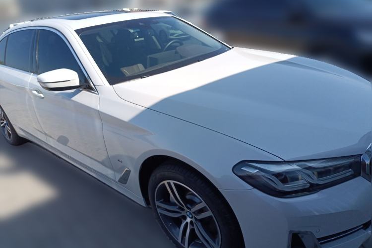 Used BMW 5 Series 2023 530Li Leading Edition Luxury Package Front Right 45 Deg