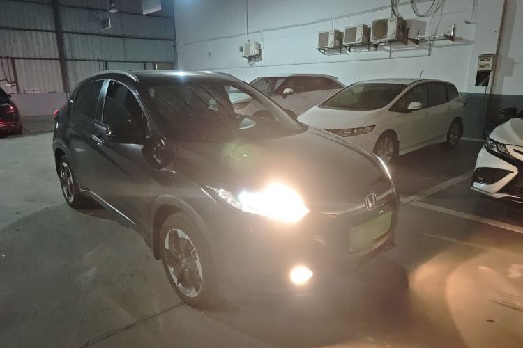 Used Honda Vezel 2015 1.8L CVT 2WD Luxury Model
