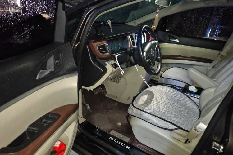 Used Buick GL8 2015 2.4L Luxury Business Premium Edition
