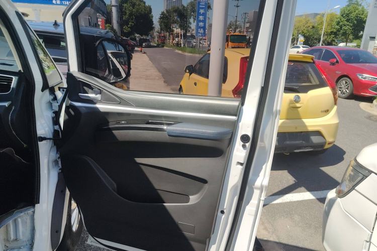 Used FORTHING Lingzhi M5 2022 Standard Version Base Model 7 Seats
