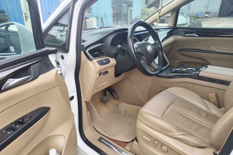 Ojetý Buick GL8 2018 ES 28T Flagship Model China VI Standard