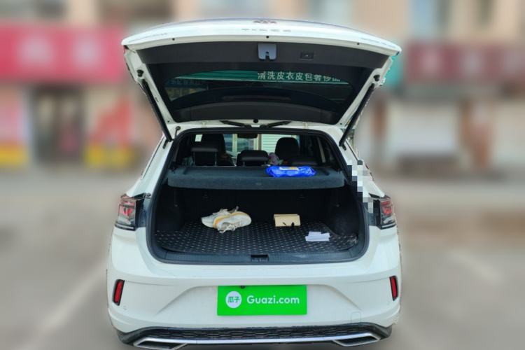 Used Volkswagen T-ROC 2025 Facelifted 300TSI DSG Two-Wheel-Drive Chen Guang Edition Trunk