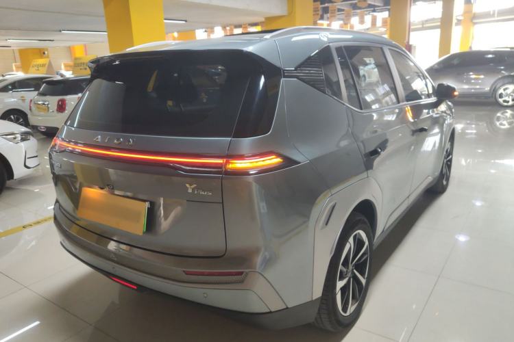 Used AION Y 2023 Y Business Edition
