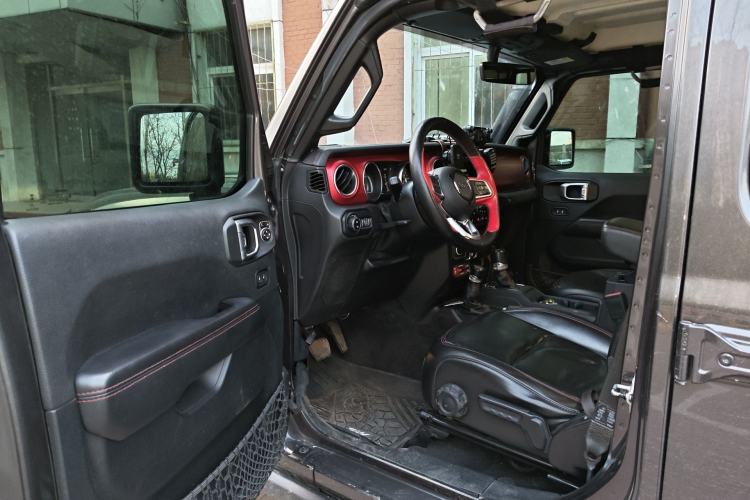 Used Jeep Wrangler 2019 2.0T Rubicon two-door model China V emission standard
