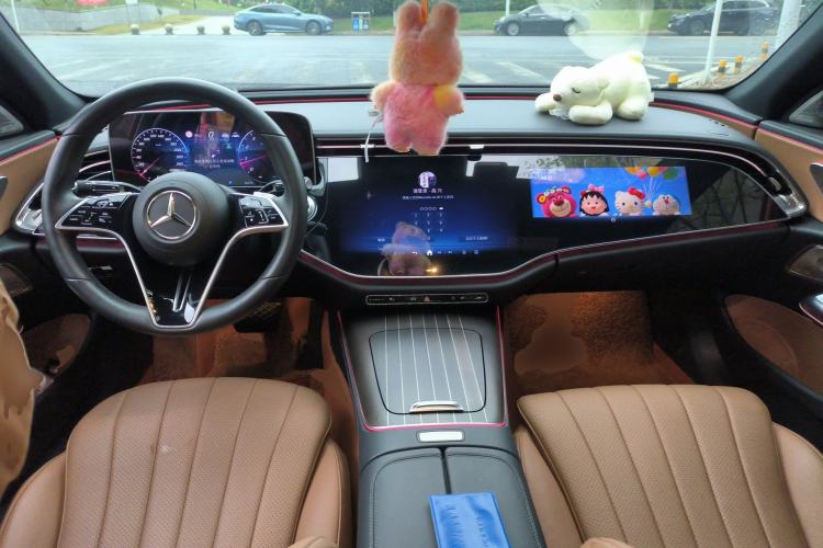 Used Mercedes-Benz E-Class 2024 E 300 L Luxury Model Center Console