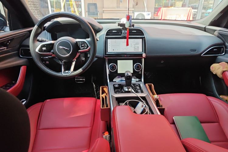 Used Jaguar XEL 2023 2.0T 250 PS R-DYNAMIC S Advanced Sport Edition Center Console