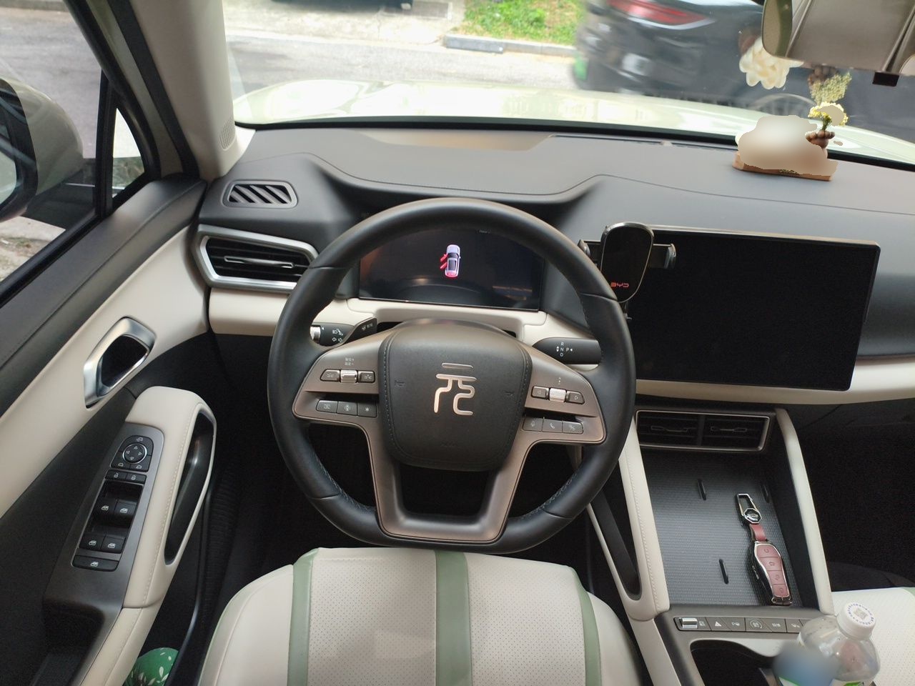 BYD Yuan UP 2025 Intelligent Driving Version 401 KM Dynamic Edition — снимка 7