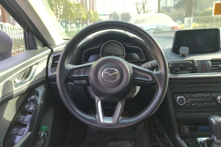 Used Mazda 3 Axela 2017 Sedan 1.5L Automatic Luxury Model Emission Standard China V Steering Wheel