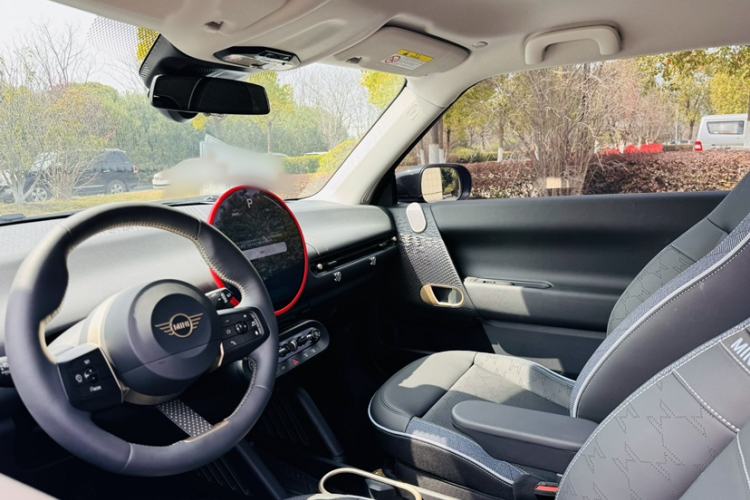 Used MINI Electric COOPER 2024 456km COOPER E Classic Edition
