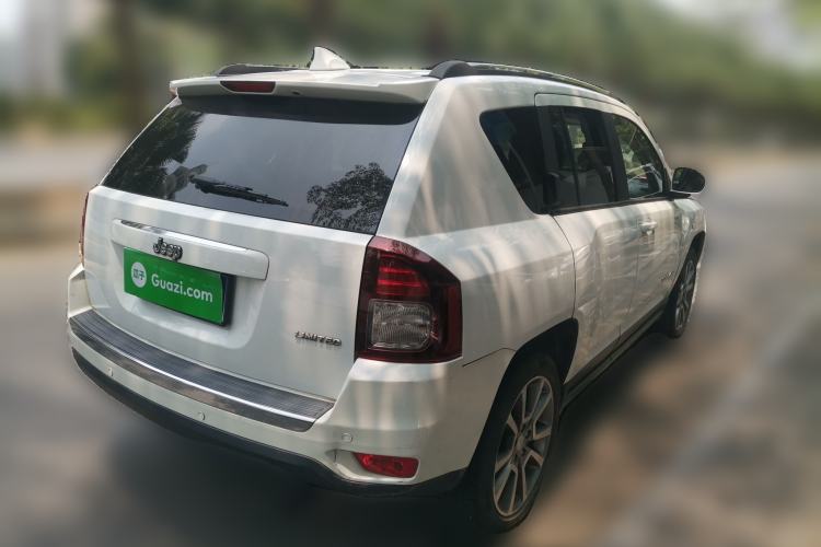 Used Jeep Compass 2014 2.4L four-wheel drive luxury version
