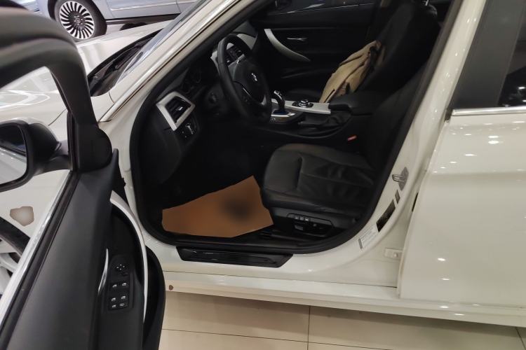 Used BMW 3 Series 2015 328Li Fashion Model Left Front Seat