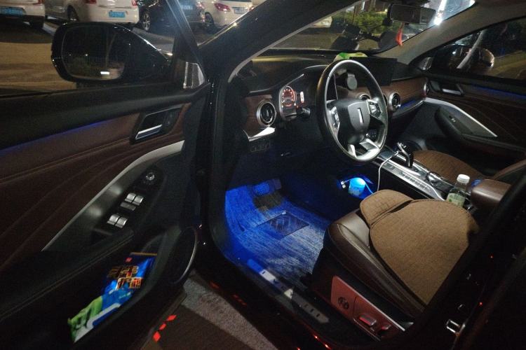 Used Wey VV6 2020 2.0T Two-Wheel Drive Smart Protection+
