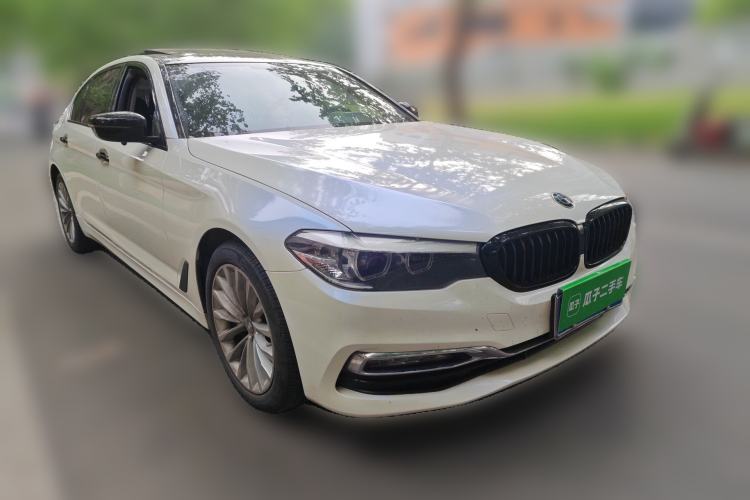 Used BMW 5 Series 2018 530Li Leading Edition Luxury Package Front Right 45 Deg