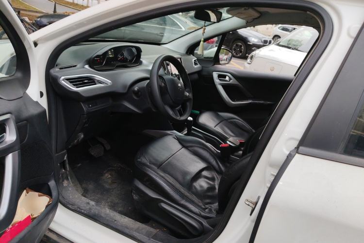 Used Peugeot 2008 2014 1.6L Automatic Fashion Edition