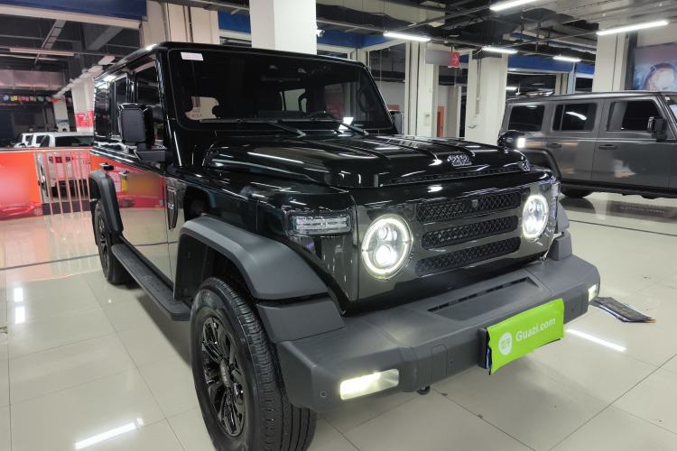 Used 212 T01 2024 2.0T Explorer Front Right 45 Deg