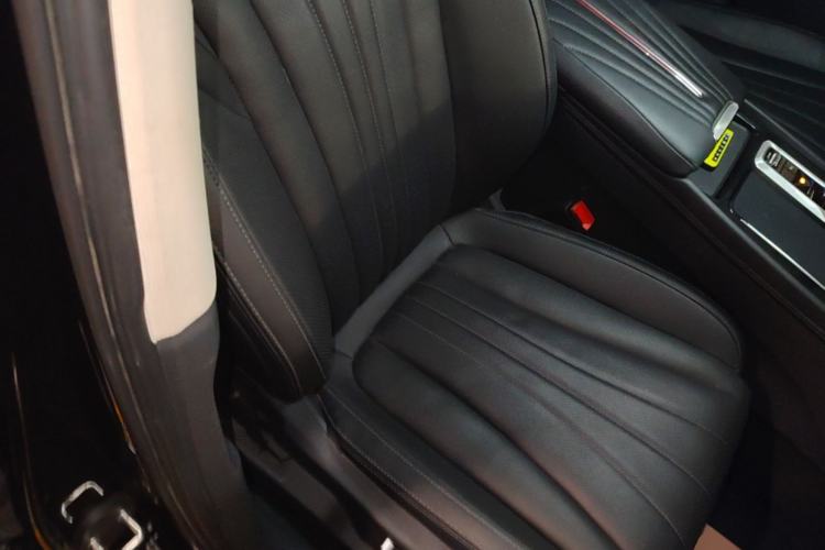 Used Hongqi H5 2023 2.0T Automatic Smart Connect Flagship Edition Right Front Seat