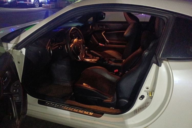 Used Toyota 86 2013 2.0L Automatic Luxury Version
