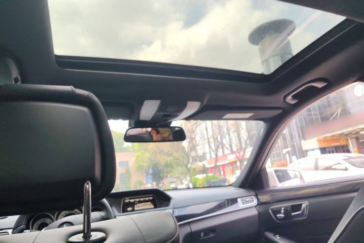 Used Mercedes-Benz E-Class 2015 E 260 L Sport & Fashion Model
