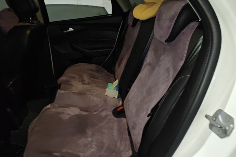 Used Ford Focus 2012 Sedan 1.6L Automatic Fashion Edition