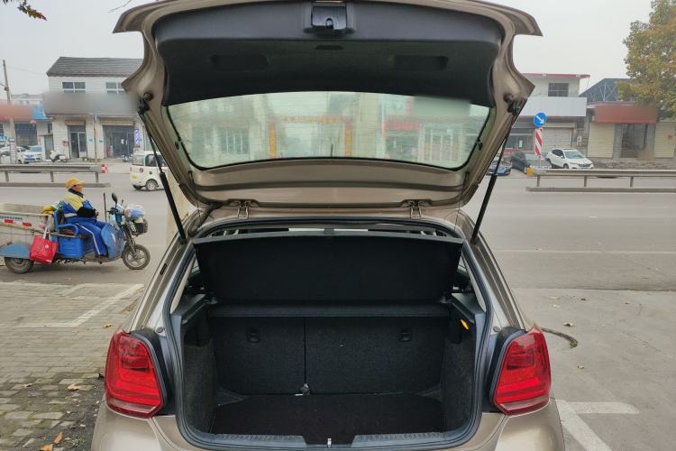 Used Volkswagen Polo 2014 1.6L Cross Polo Automatic