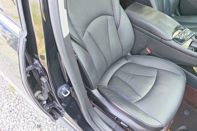 Used Buick LaCrosse 2022 552T Luxury Version Right Front Seat