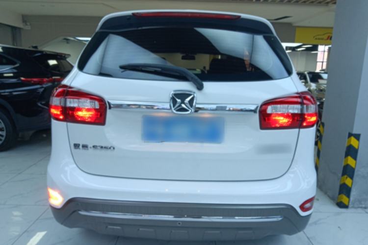 Used JMC Yusheng S350 2013 2.4T Automatic 2WD Diesel Luxury Edition 5 Seats
