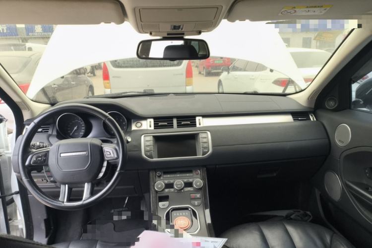 Used Land Rover Range Evoque 2015 2.0T 5-Door Luxury Edition Interior 2