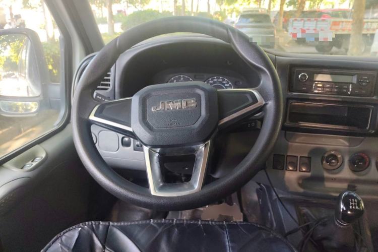 Used JMC Transit 2019 2.8T Commercial Version Long Wheelbase Mid-Roof 6-Seater Rear Single Tire China VI Emission Standard – JX493