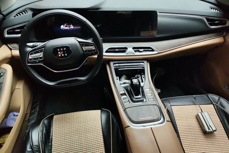 Used Landian E5 2023 1.5L DE-i 100KM Comfort Edition 7-Seater Center Console