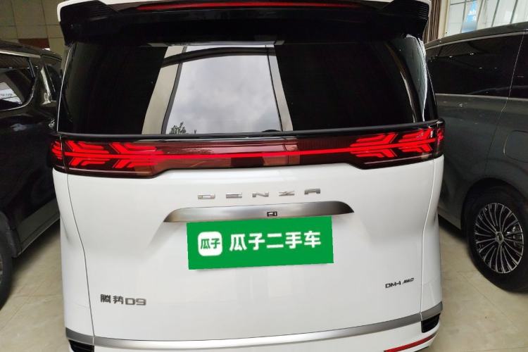 Used Denza D9 2022 DM-i 970 Four-Wheel Drive Flagship Model
