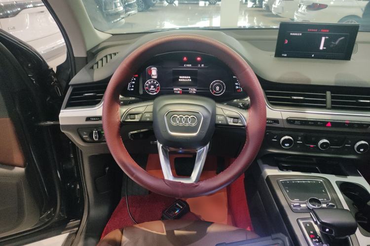 Used Audi Q7 2018 40 TFSI Comfort Model
