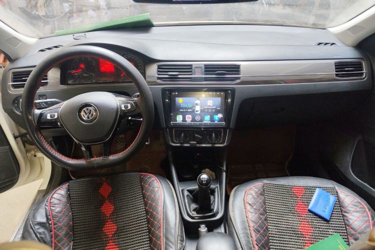Used Volkswagen Santana 2016 1.6L Manual Comfort Edition Center Console