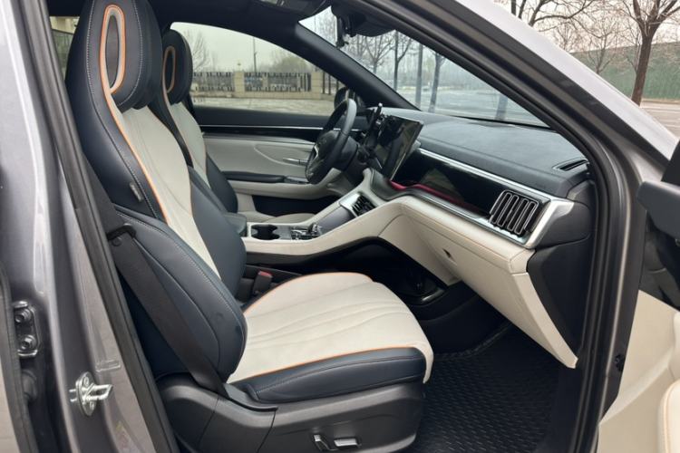 Used BYD Song PLUS New Energy 2024 HONOR Edition DM-i 110km Flagship PLUS
