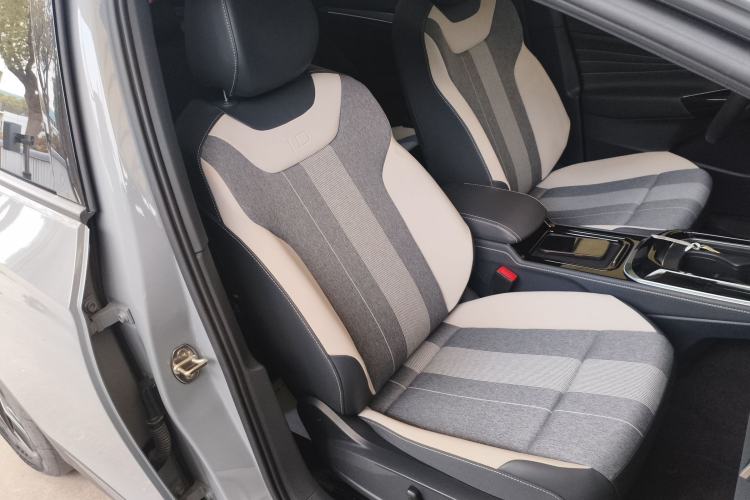 Used Volkswagen ID.4 CROZZ 2024 PURE+ model Right Front Seat