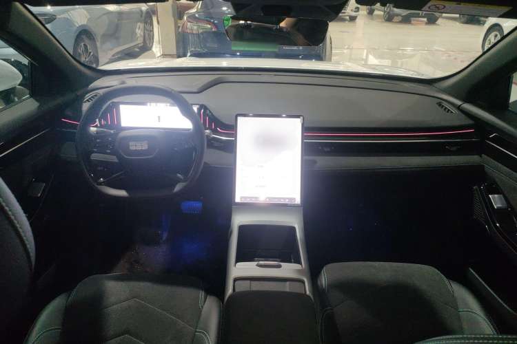 Used Geely Galaxy L6 2024 125km Creative Edition
